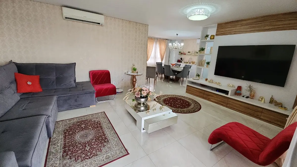 9bcc1ce9-e933-4f98-9270-8d075c72d95c