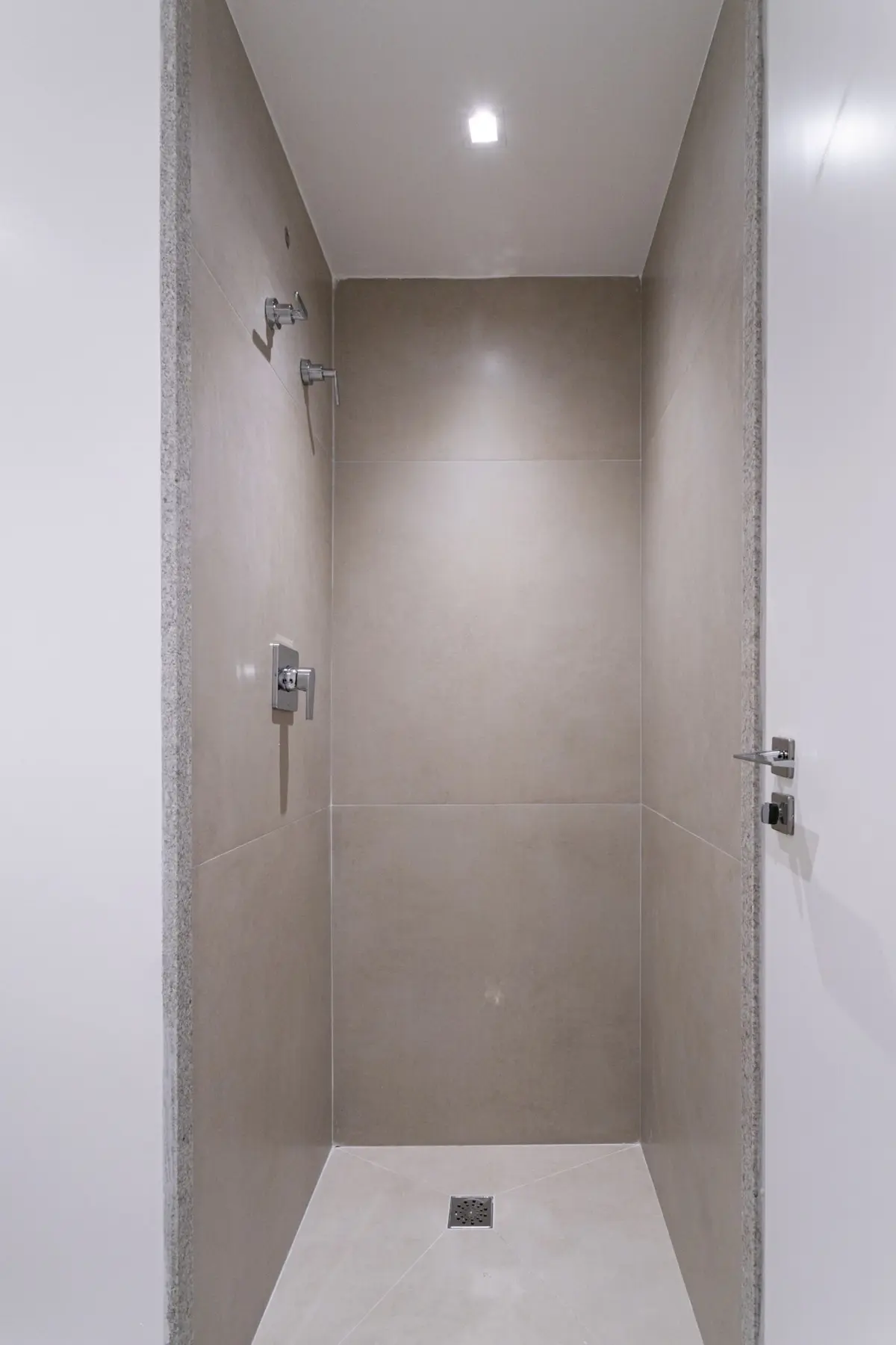 desktop_bathroom03.jpeg